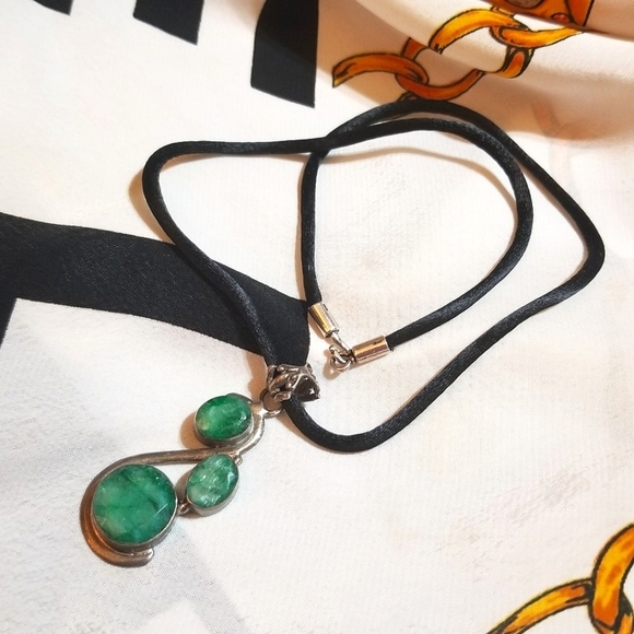 Vintage Jewelry - 12CTS EMERALDS Vintage Necklace